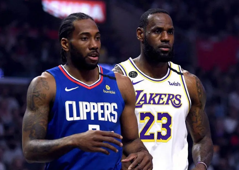 NBA-詹姆斯三分绝杀快船，湖人终结对手12连胜登顶西部引热议